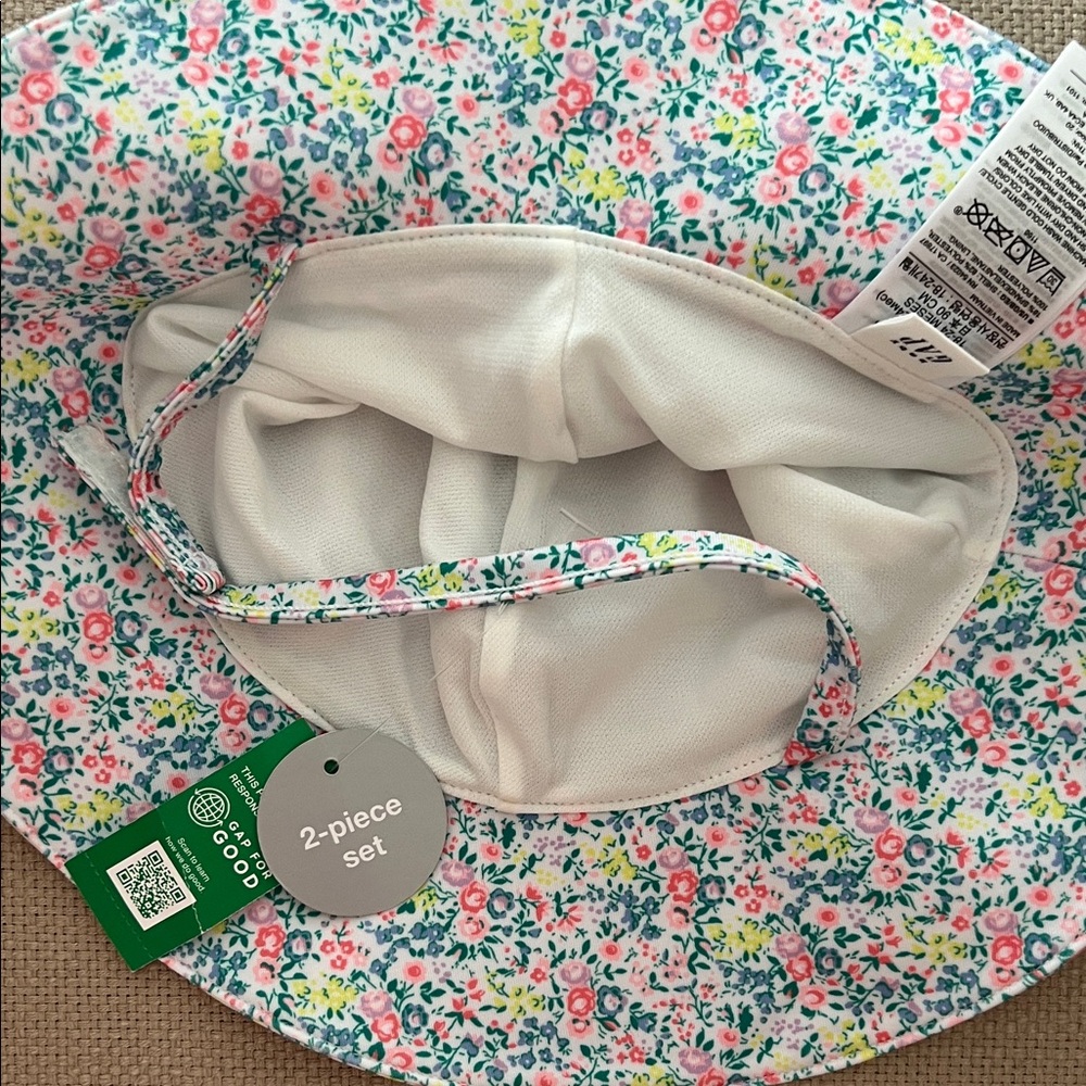 Gap baby long sleeve swimsuit - Picture 3 of 6